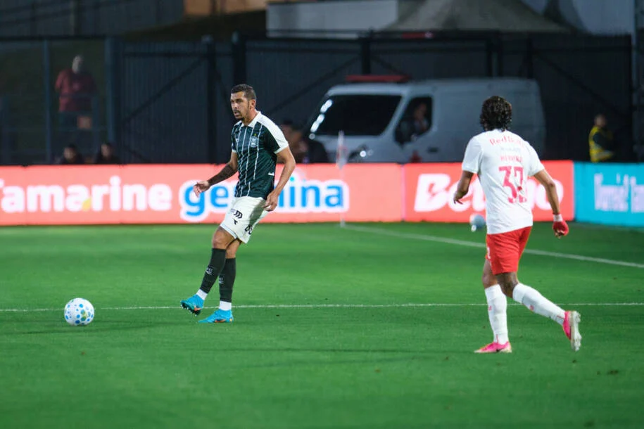 Red Bull Bragantino domina Coritiba, mas empata em jogo sem gols e tensão