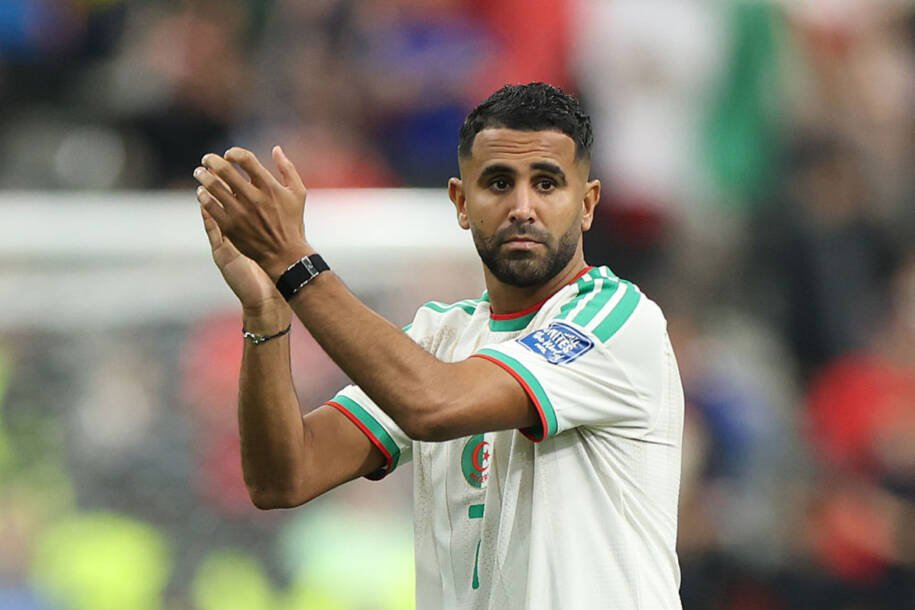 Riyad Mahrez anuncia aposentadoria da seleção após eliminação na Copa