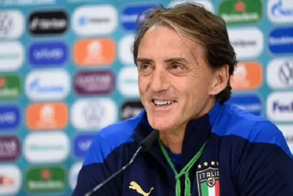 Roberto Mancini assume seleção italiana após demissões e polêmicas na FIGC