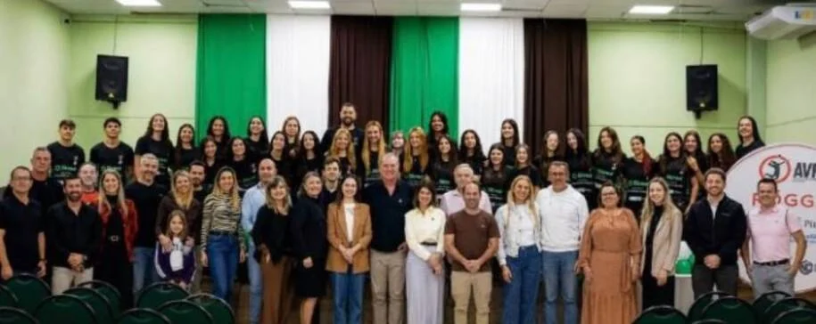 Rôgga fortalece AVP com patrocínio e lança equipe feminina em Balneário Piçarras