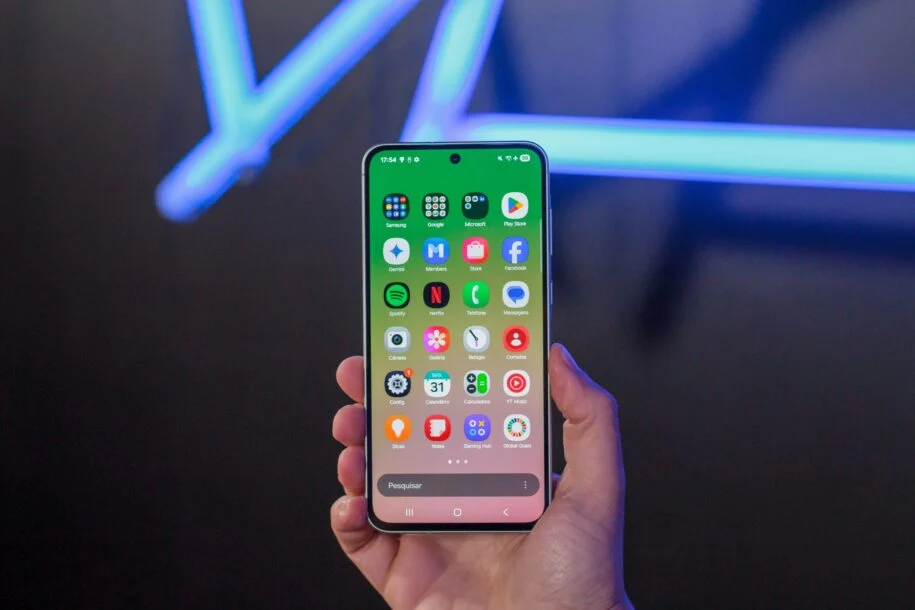 Samsung avalia Galaxy A56 com preço atual de R$ 2.000 e promoções à vista