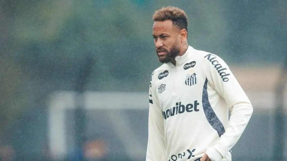 Santos enfrenta Chapecoense e busca vitória para escapar do Z4 com Neymar