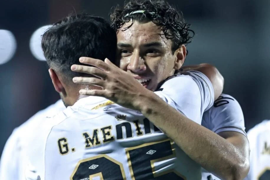 Santos goleia UCV FC por 4 a 1 e avança na Sul-Americana com vantagem