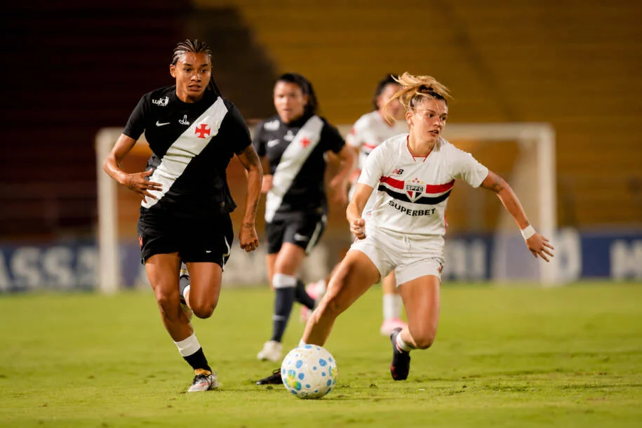 São Paulo vence Vasco fora de casa e garante classificação na Copa do Brasil