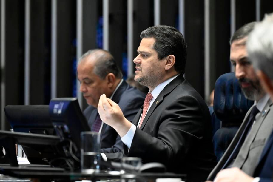 Senado aprova PEC que concede aposentadoria especial a agentes de saúde e gera polêmica