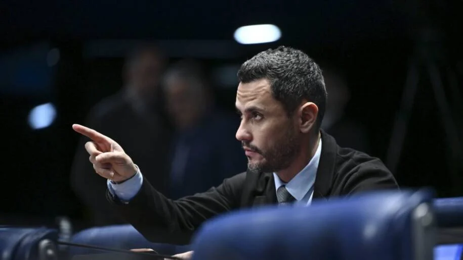 Senador Cleitinho Azevedo revela intenção de candidatura ao governo de MG