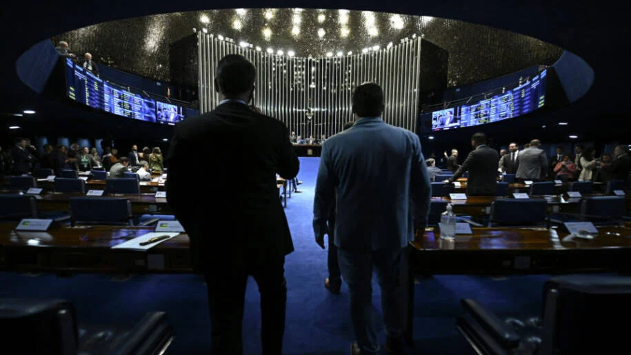 Senadores em disputa: até nove suplentes podem assumir cadeiras no Senado em 2027