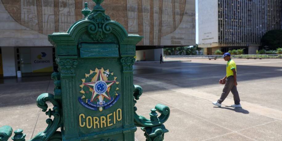 TCU alerta governo sobre risco fiscal dos Correios e pede compensação urgente