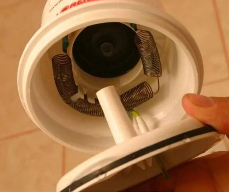TechTudo alerta: Troca de resistência do chuveiro exige cuidados cruciais