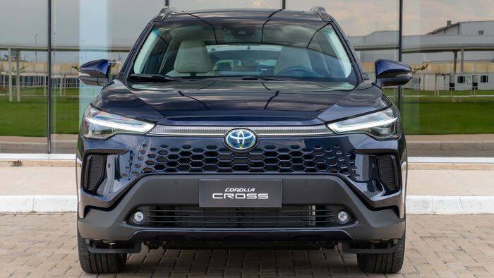 Toyota lança Corolla Cross 2027 e derrete preços do modelo 2026 com descontos!