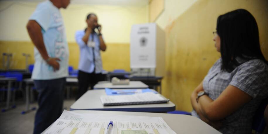 TRE-RJ solicita tropas federais para eleições devido a controle criminoso no RJ