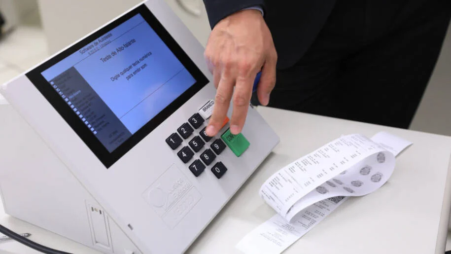 TSE anuncia prazo para voto em trânsito; veja quem pode solicitar essa opção