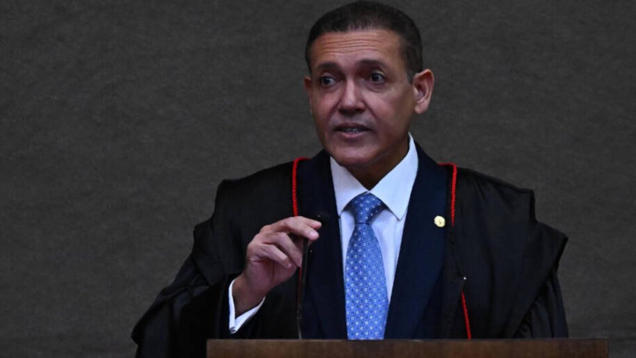 TSE de Kassio Nunes Marques discute urnas eletrônicas após veto dos EUA