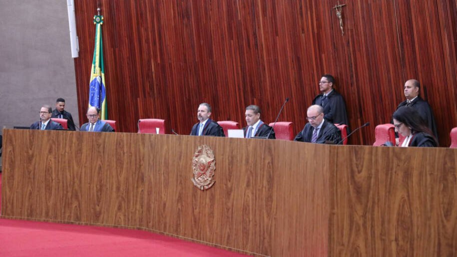 TSE decide manter teto de gastos de campanha congelado e Lula veta reajuste