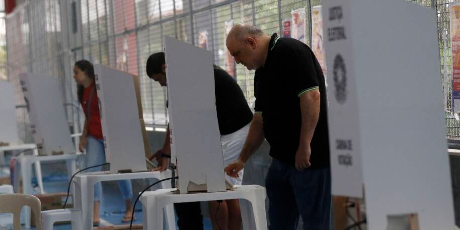 TSE defende urnas eletrônicas enquanto Brasil nega vistos a EUA para monitoramento