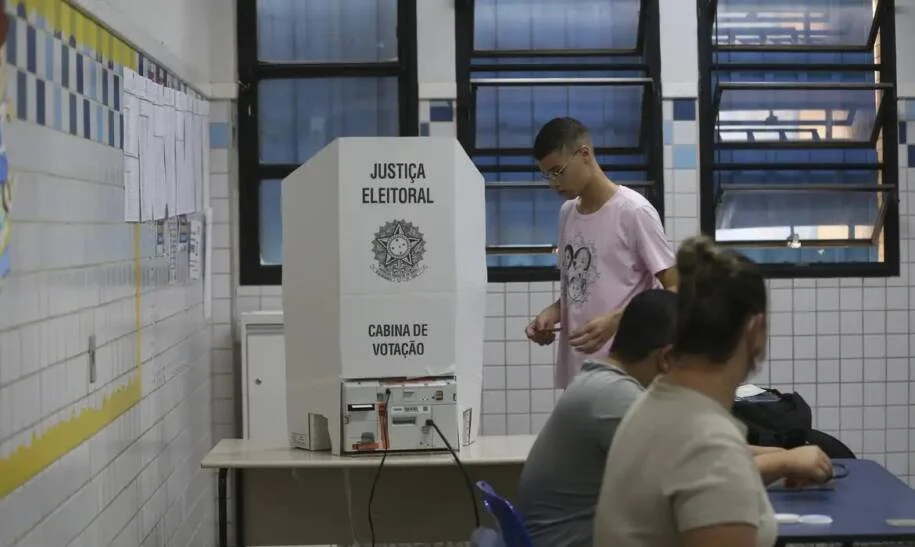TSE defende urnas eletrônicas enquanto EUA tentam monitorar eleições 2026