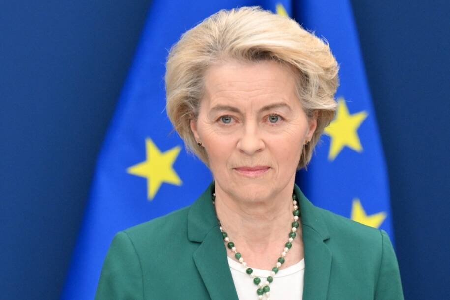 Ursula von der Leyen defende idade mínima para redes sociais e pressiona big techs