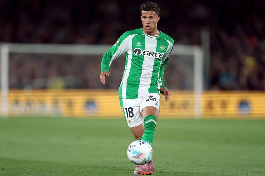 Vasco encerra negociações com Nelson Deossa que opta por ficar no Betis