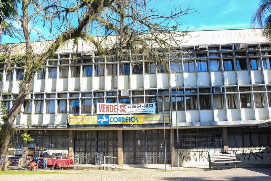 Vereador Pastor Ascendino Batista cobra solução para prédio abandonado dos Correios