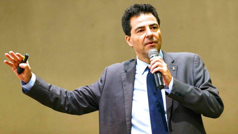 Adolfo Sachsida alerta: novo governo Lula pode levar Brasil à crise fiscal profunda