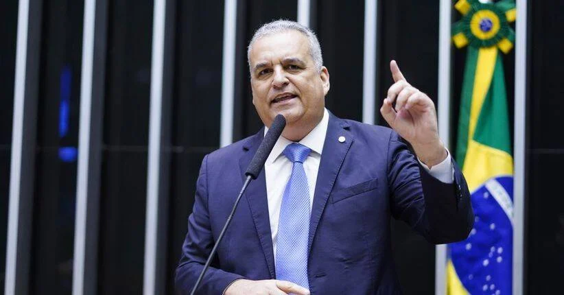 Alfredo Gaspar é escolhido por Flávio Bolsonaro e gera polêmica na CPMI do INSS