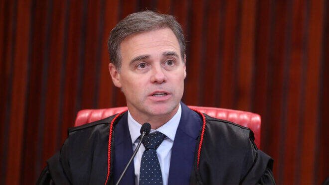 André Mendonça cobra PT sobre gastos do 8º Congresso e projeto 'Porta-Vozes do Lula'