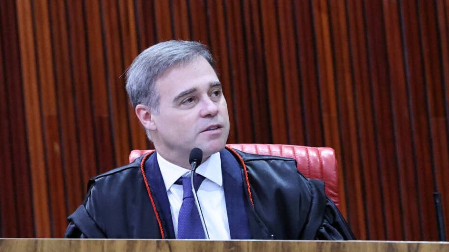 André Mendonça julga denúncia do partido Novo sobre pedidos de voto de Lula na Bahia