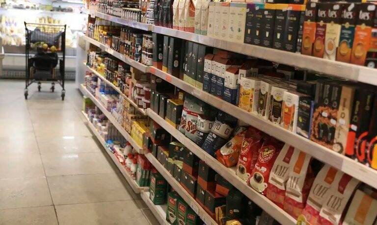 Anvisa aprova revisão das normas de propaganda de alimentos e medicamentos