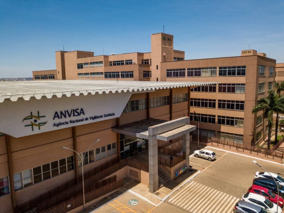 Anvisa cancela registro do Elevidys a pedido da Roche e gera crise no SUS