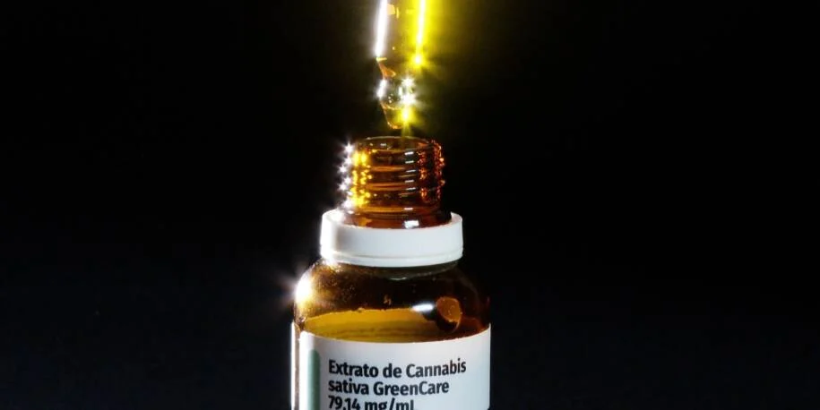 Anvisa registra 116.372 importações de cannabis medicinal e gera polêmica em 2026