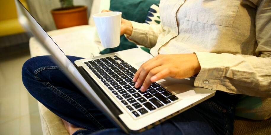 Anvisa revoga proibição e brasileiros temem compra de remédios online
