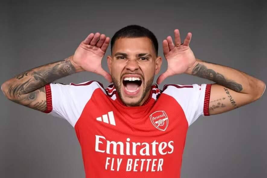 Arsenal contrata Bruno Guimarães por 75 milhões de libras e gera expectativa