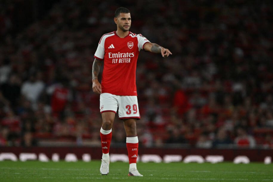 Arsenal vence Como nos pênaltis e Bruno Guimarães brilha em estreia no Emirates