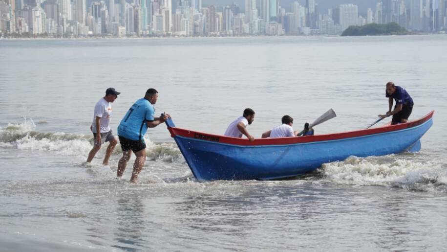 Associação dos Pescadores Artesanais assume quadriciclo e transforma pesca em Balneário Camboriú