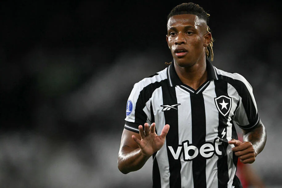 Atalanta faz proposta por Danilo, que vê mudança para a Itália com bons olhos