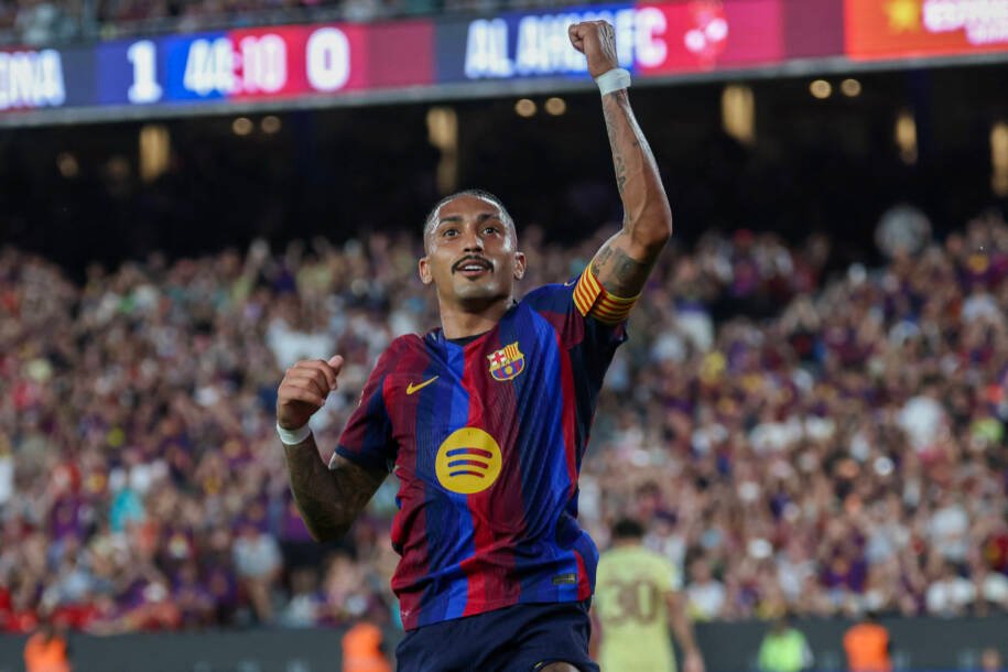 Barcelona supera Al-Ahly com gol decisivo de Raphinha em amistoso tenso