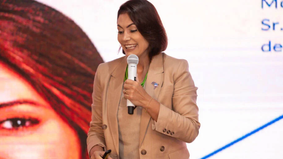 Bia Kicis confirma: Michelle Bolsonaro é candidata ao Senado pelo DF após incertezas