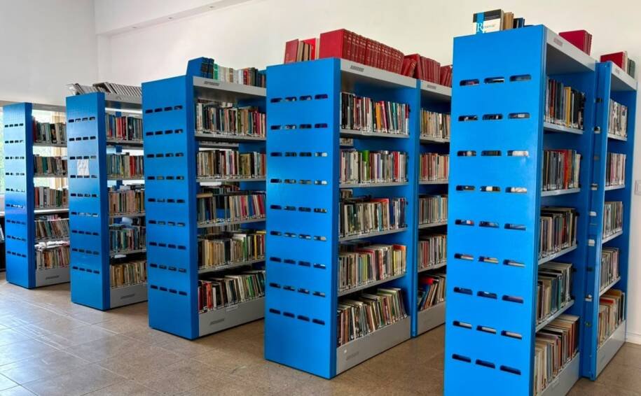 Biblioteca Municipal de Camboriú recebe doações e amplia acervo de mais de 9 mil livros