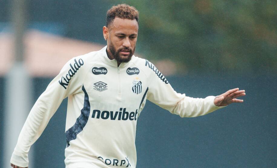 Brad Pitt ironiza Neymar e promete “aulas” de simulação de faltas!
