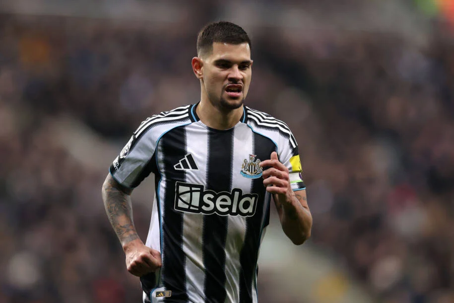 Bruno Guimarães decide deixar o Newcastle e Arsenal acerta detalhes da transferência