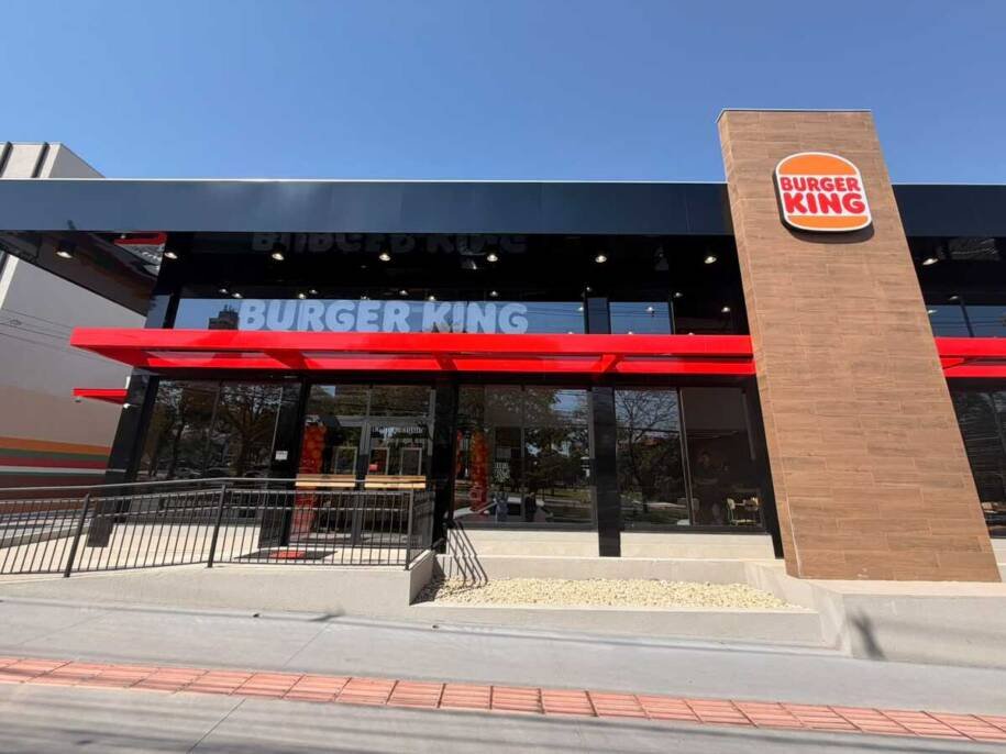 Burguer King reinaugura unidade na Afonso Pena e aumenta capacidade para 125 lugares