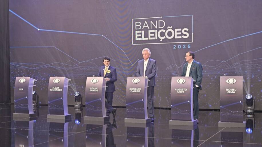 Candidatos atacam Lula e Flávio Bolsonaro por ausências em debate tenso