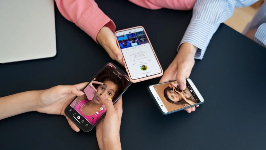 Censura Digital: Poder Assimétrico e Autocensura Ameaçam Liberdade de Expressão
