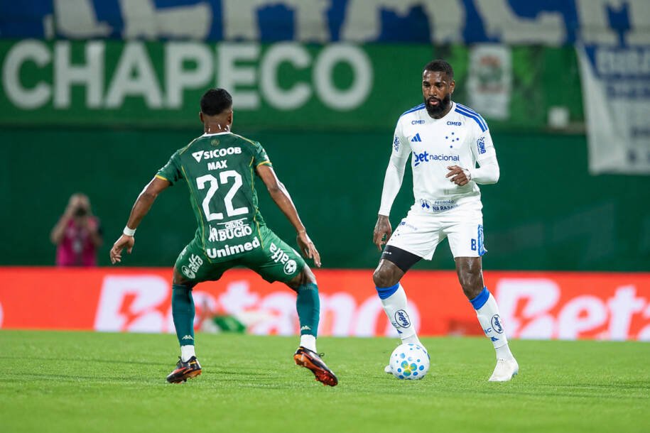 Chapecoense e Cruzeiro empatam sem gols e deixam tudo aberto para o jogo no Mineirão