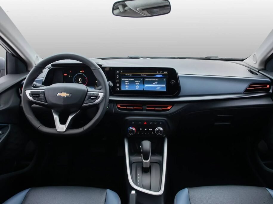 Chevrolet Onix Plus 2026 reduz preço e desafia Volkswagen Virtus no Brasil