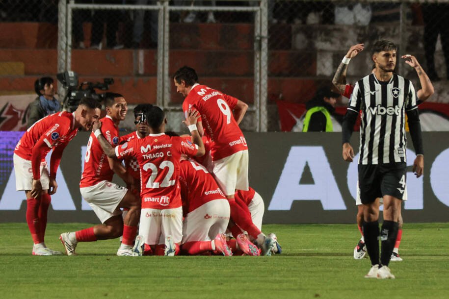 Cienciano humilha Botafogo com 6 a 1 e deixa time em situação crítica na Sul-Americana