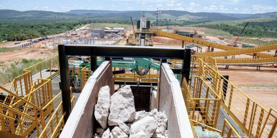 CMN amplia crédito e reduz juros para fertilizantes e minerais críticos