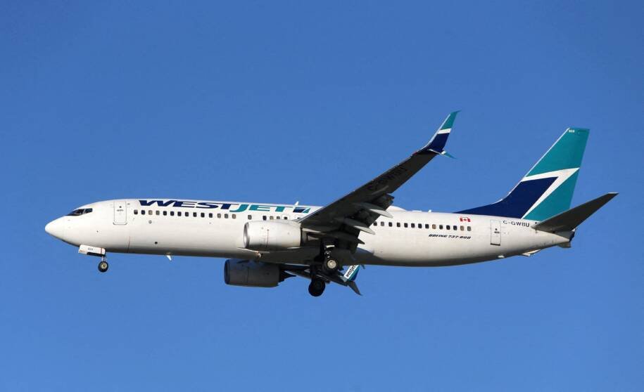 Comissários de bordo da WestJet entram em greve e cancelam 615 voos no Canadá