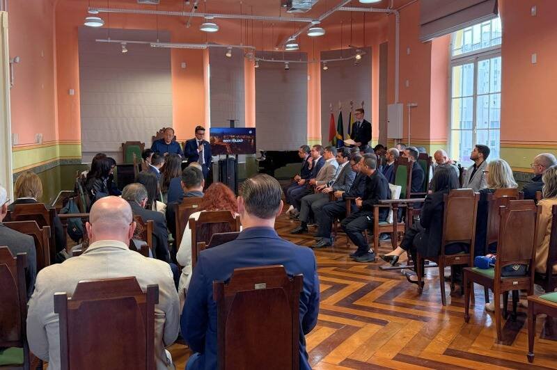 Comitiva Chinesa de Huangpu visita Itajaí e busca investimentos em saúde e tecnologia