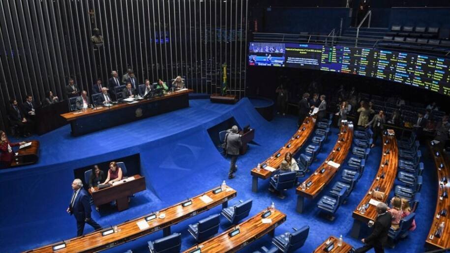 Congresso adia análise da ‘taxa das blusinhas’ e pressiona Lula antes das eleições